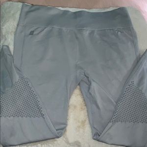 Fabletics grey cropped leggings